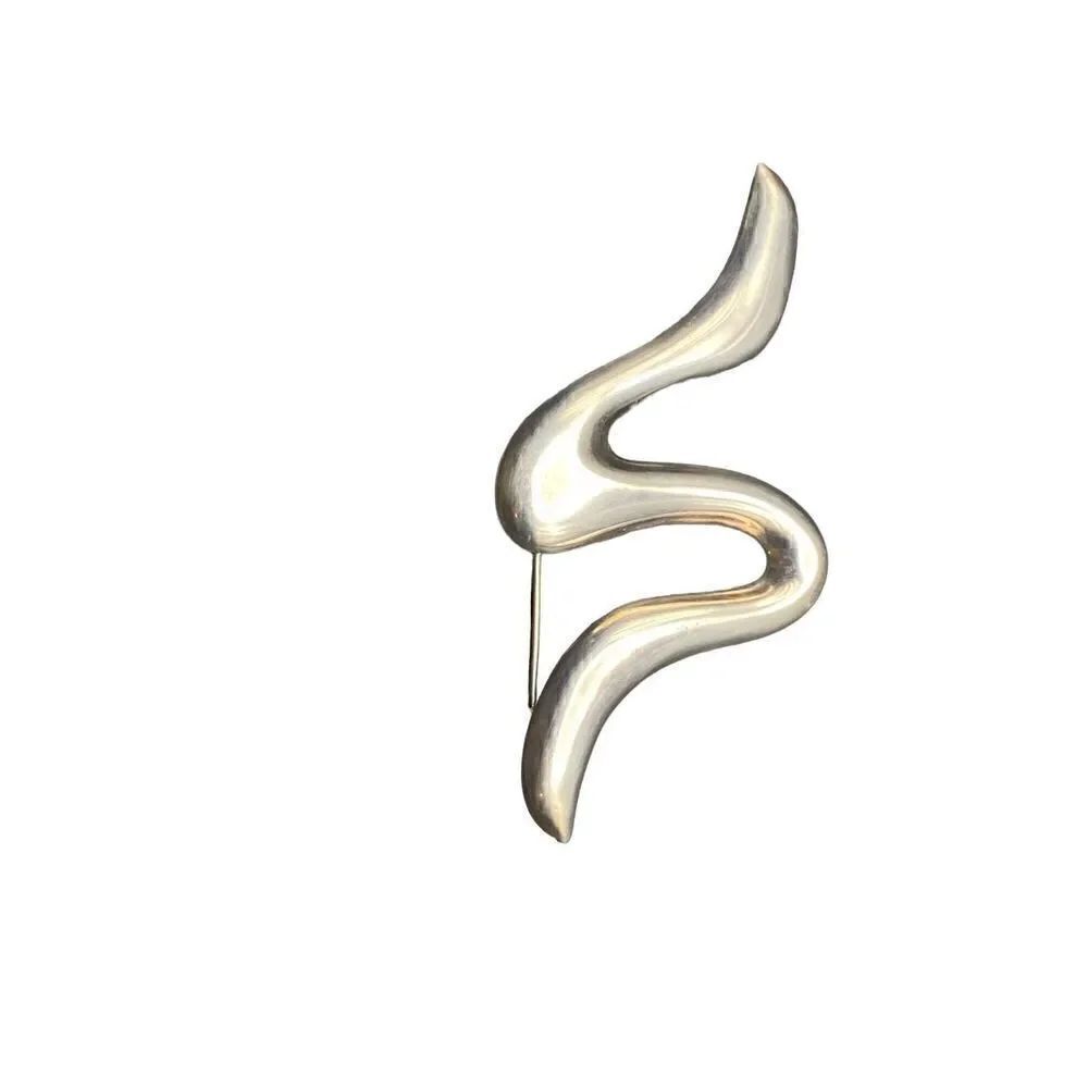 Silver zig zag swoosh large pin strong clasp